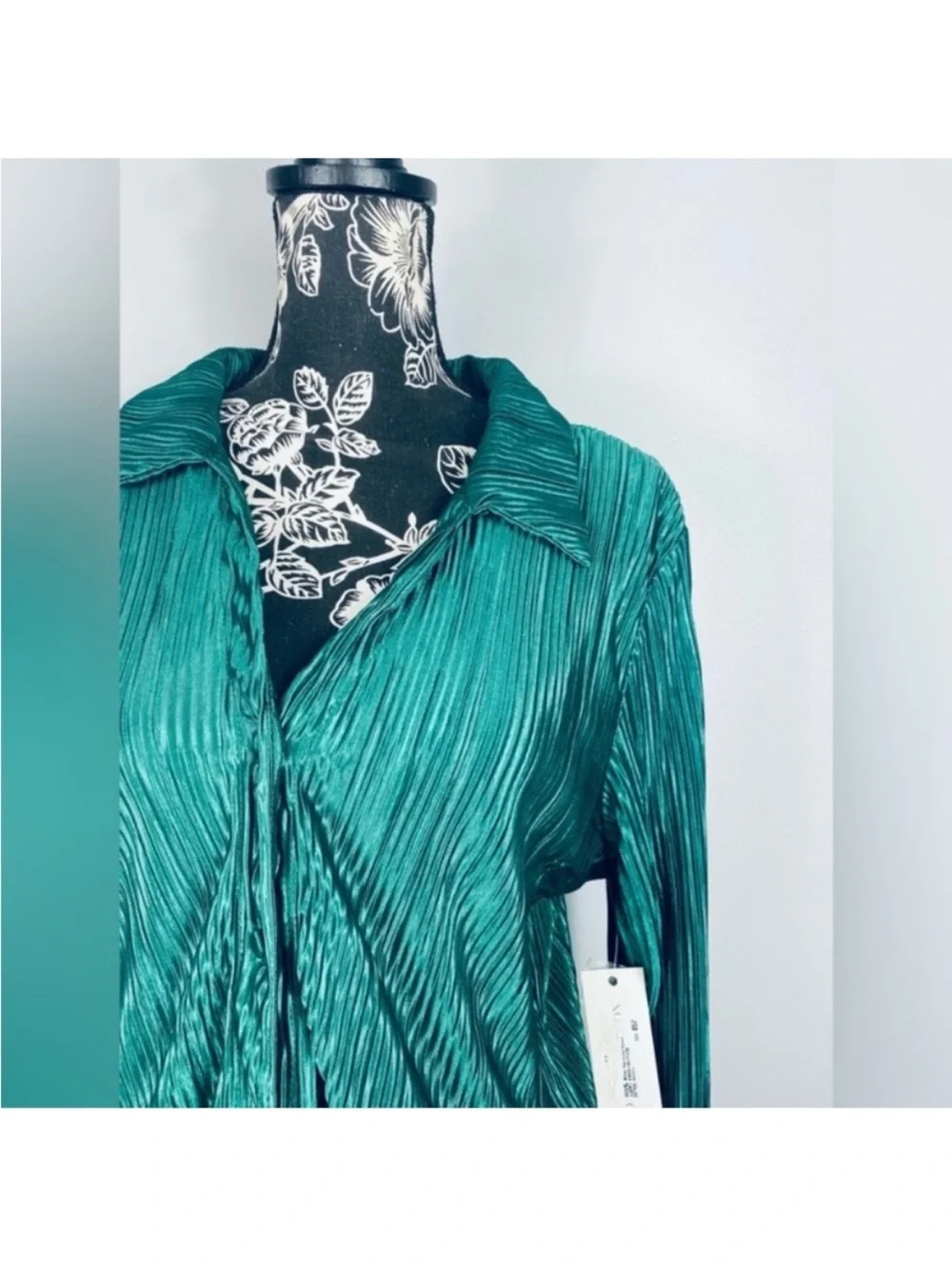 NWT Madison + Hudson green button down top matching silky pant set size large